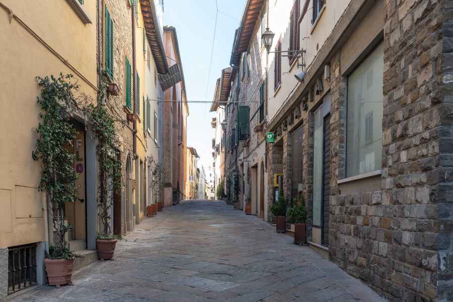 Strada nel centro storico di Montaione
