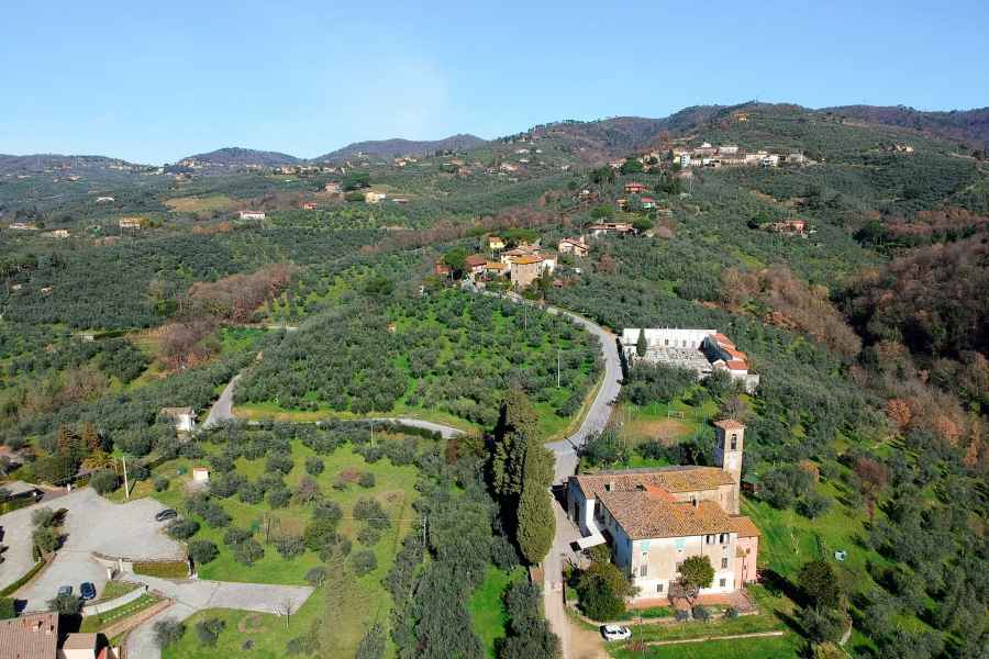 Panorama con la Chiesa di Santa Maria al Pruno ad Orbignano, Carmignano