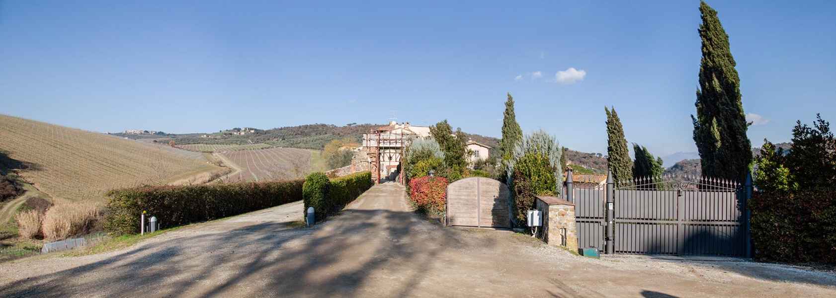 Ingresso del Barchetto della Pineta, Carmignano