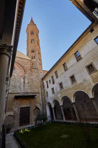 Campanile e Chiostro della Badia Fiorentina, Firenze