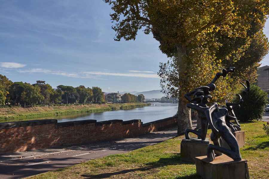Sculture di Sauroi Cavallini nei pressi del Ponte San Niccolò, Firenze