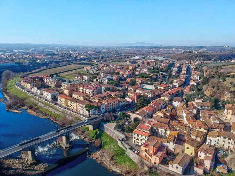 Panorama di Capraia, Capraia e Limite