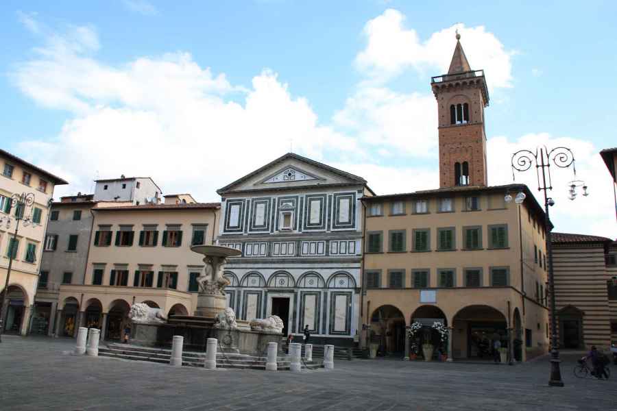 Piazza Farinata degli Uberti, Empoli