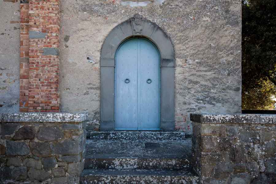 Door of the church of Santa Croce in Vinci