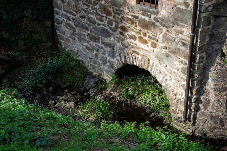 Water discharge from the Mulino del gatto, Vinci