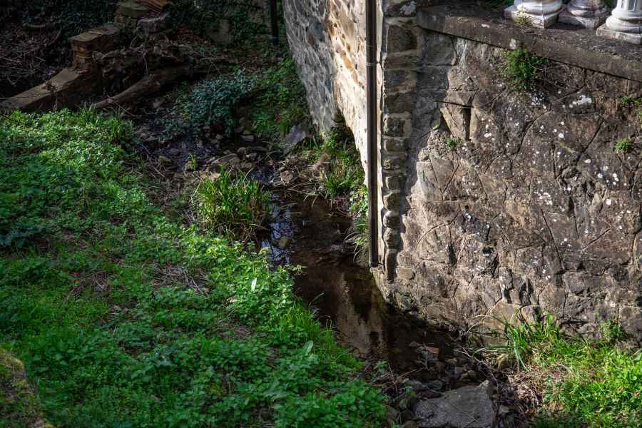 Water discharge from the Mulino del gatto, Vinci