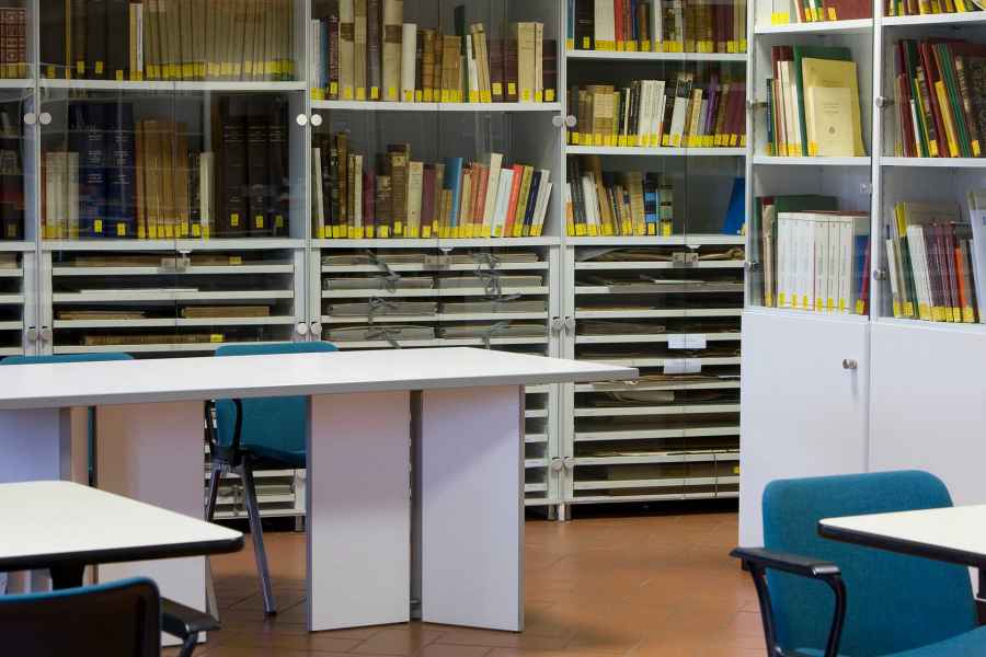 Archive material of the Biblioteca Leonardiana, Vinci