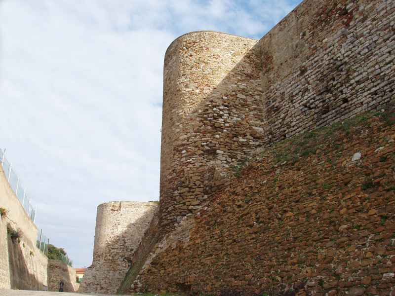 Leonardian walls, Piombino