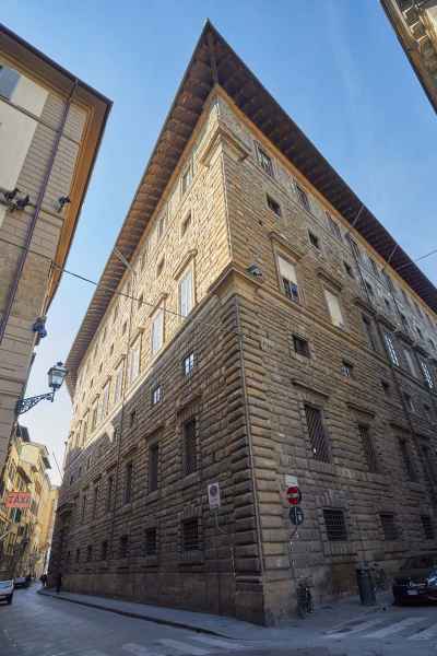Palazzo Vecchio seen from via dei Leoni
