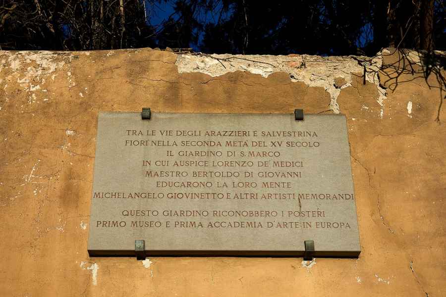 Commemorative plaque in Piazza San Marco in Florence attesting the position of Lorenzo’s Garden
