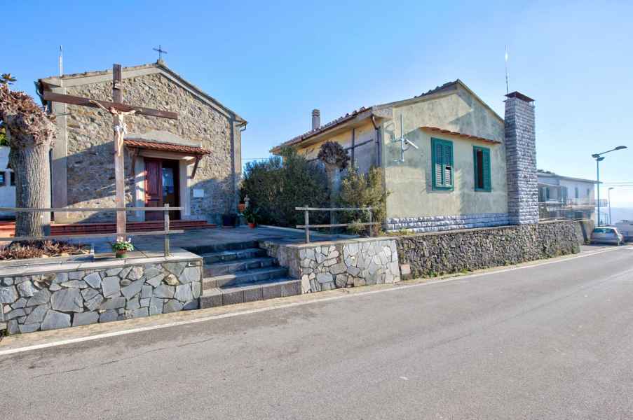 Church of San Pietro in Castra, Capraia e Limite