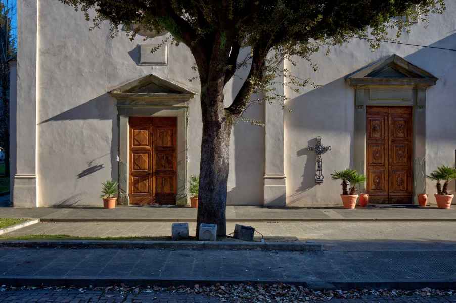 Entrance of the church of Santa Maria in Limite, Capraia e Limite