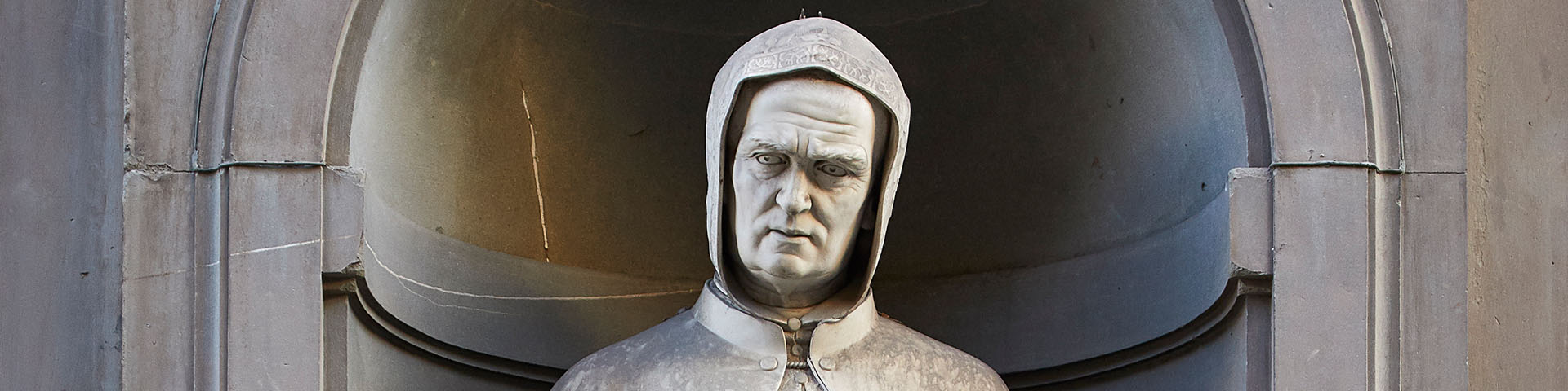 Statue of Giotto, Loggia of the Uffizi